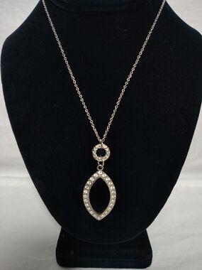 Rhinestone Pendant Necklace